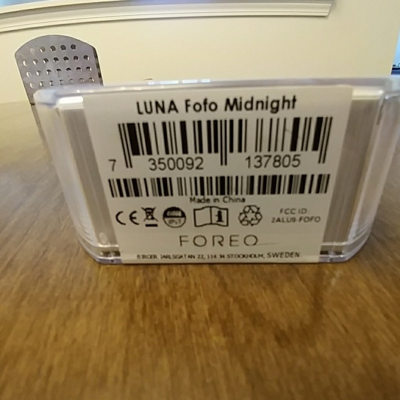 🌟Foreo!!!🌟 - Picture 2 of 3